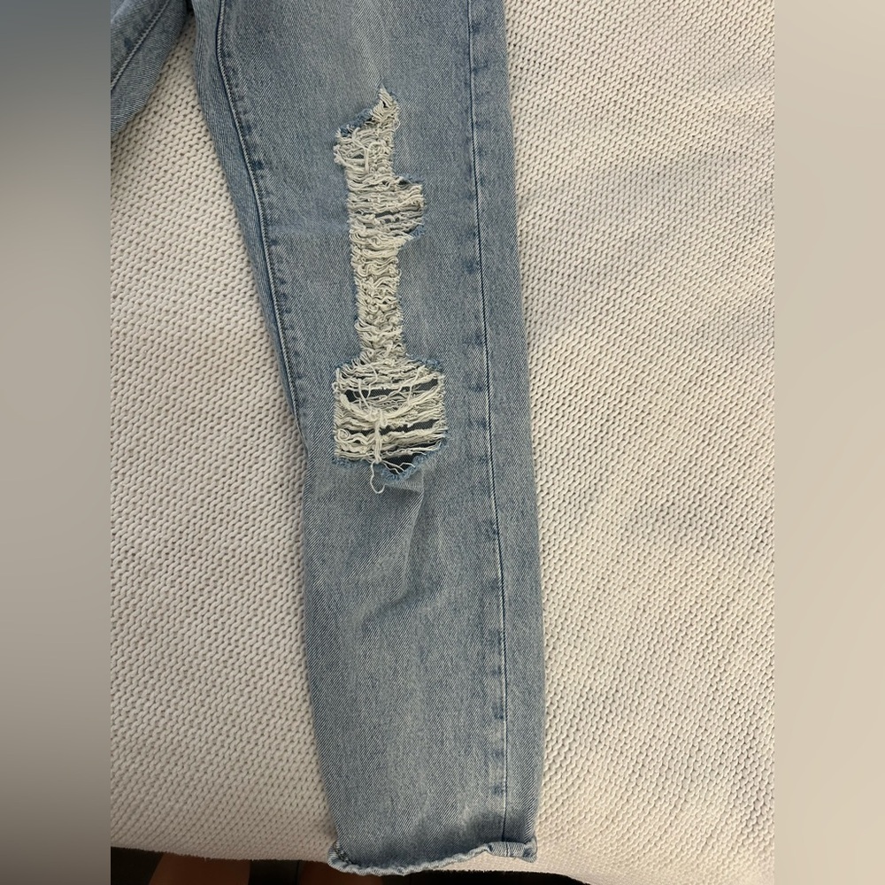 Levi's Light Wash Distressed Wedgie Straight Leg Jeans Size 24 - Picture 2 of 10